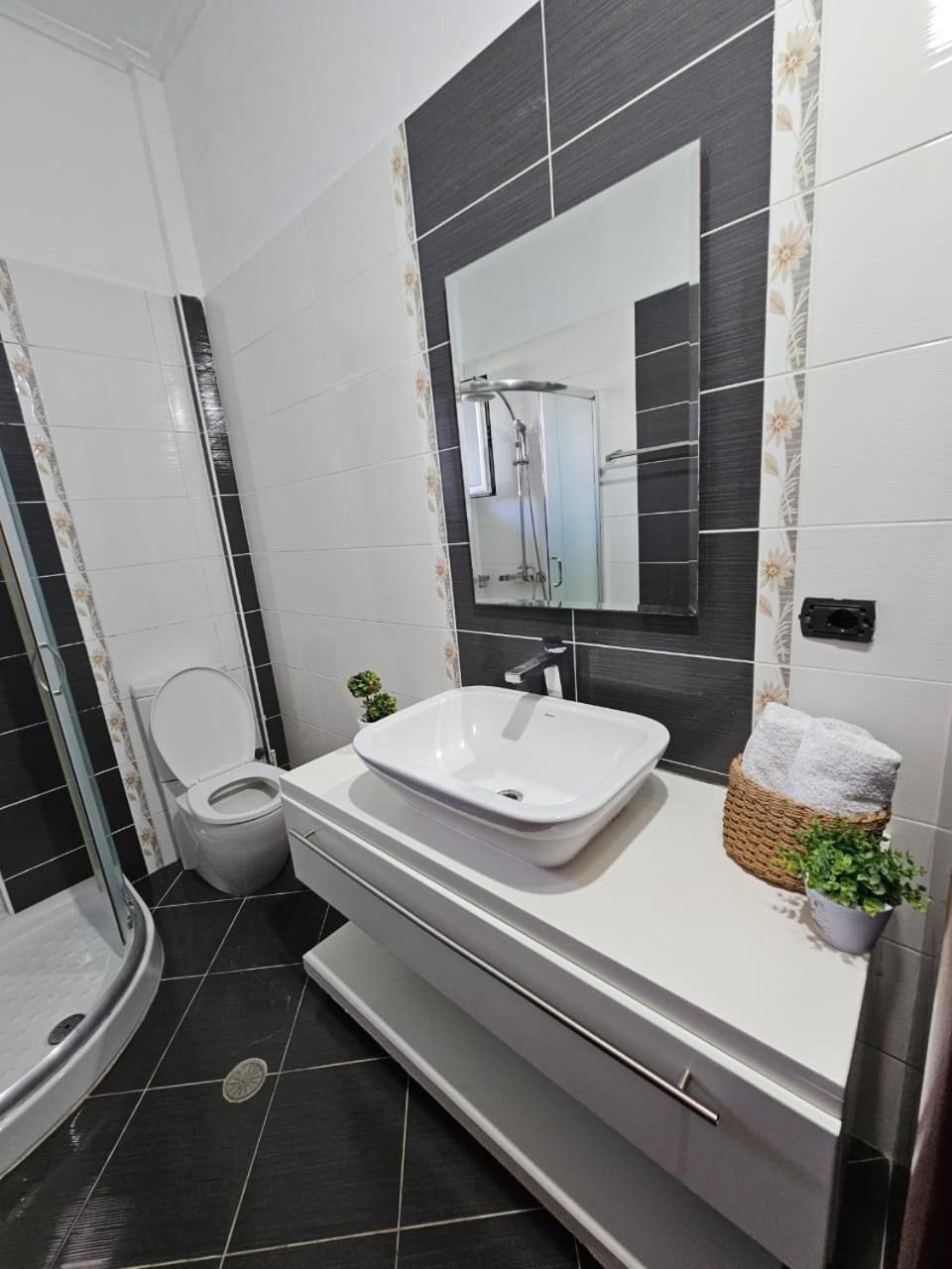 Leon Sea View Apartment Sarande Exterior photo